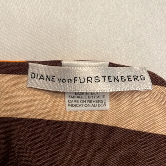 Diane Von Furstenberg Vintage Dual Pattern Oblong Silk Scarf - Picture 4 of 7